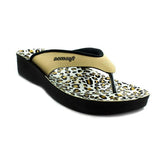 Aerosoft Womens Sandals In Gold
