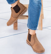 Desert Mens Gusset Boots In Tan