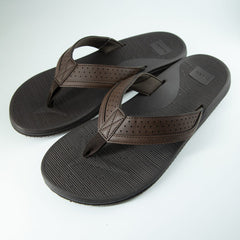 Hush Puppies Mens Strut Thong Sandals In Brown
