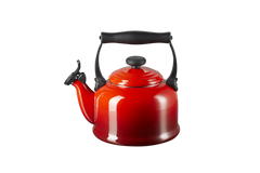 Le Creuset Traditional Kettle 2.1L With Max Line In Cerise