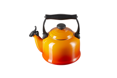 Le Creuset Traditional Kettle 2.1L With Max Line In Flame