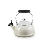 Le Creuset Classic Kettle In Meringue