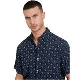 Guess A79501 Mns Ss Collin Aop Shirt Navy