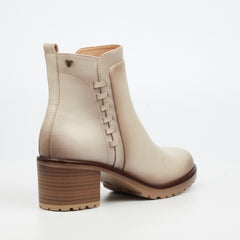 Butterfly Feet Ladies Noxer 7 Boots Bone