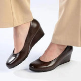 Hush Puppies Ladies Soft Mihewi Shoes In Chocolate