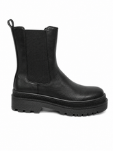 Ora Ladies Platform Boots In Black