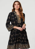 Stella Morgan Printed Knee Length Dress In Black