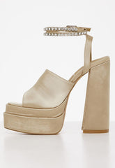 Sissy Boy Womens Platform Heel In Champagne