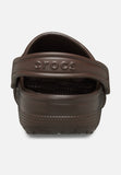 Crocs Unisex Classic Shoes In Coffee