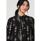Mandi Womens Long Sleeve Easy Wearing Printed Blouse In Black