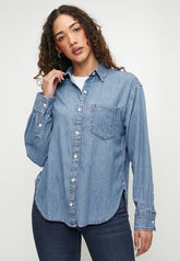 Levis Womens Harlie New Bf Shirt In Mid Recess