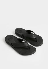 Hush Puppies Mens Strut Thong Sandals In Black