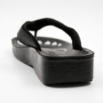 Aerosoft Womens Sandals In Black