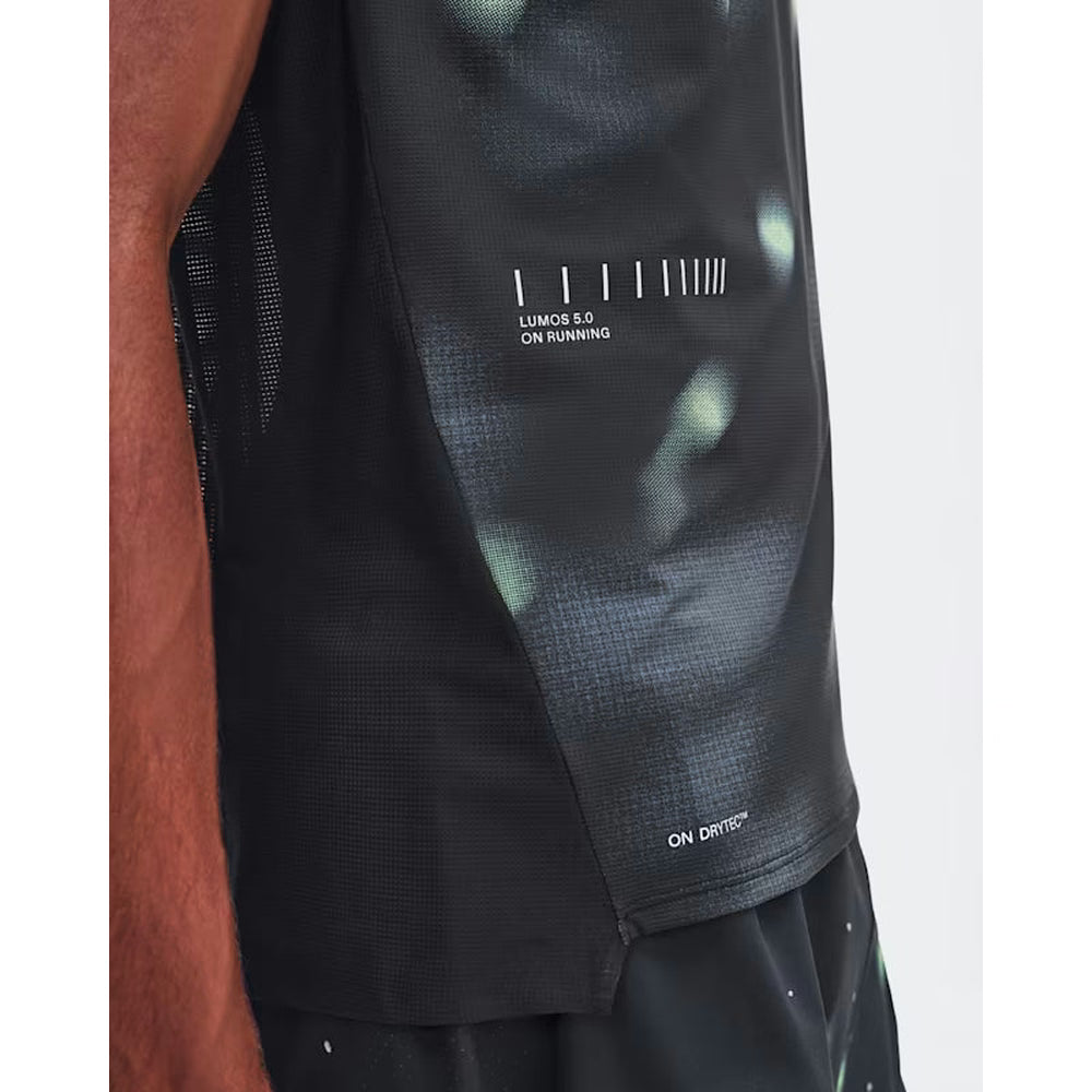 On Mens Performance Lumos T-Shirt In Black Multi