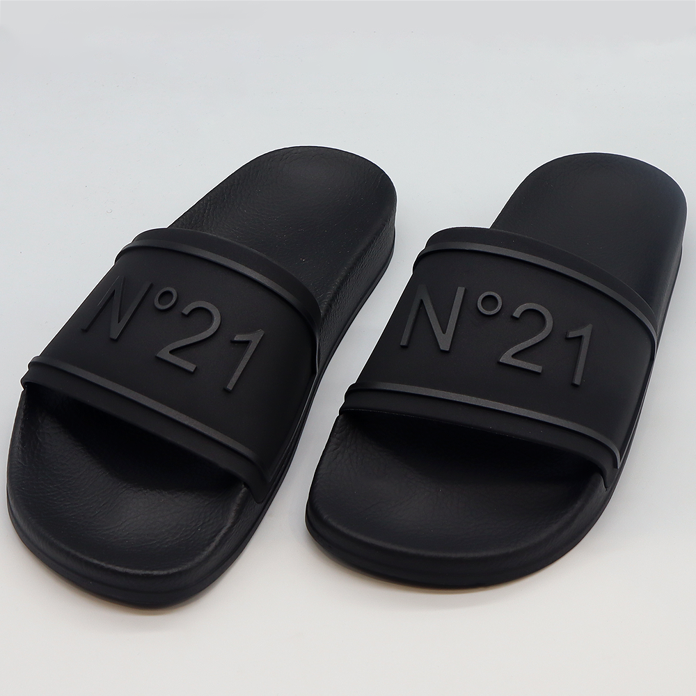 Nº21 Embossed-Logo Slides 23Esp04270 Black