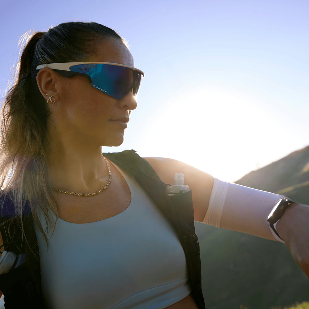 Oakley Meta Vanguard Smart Glasses – Prizm Sapphire, White (Pre Order)