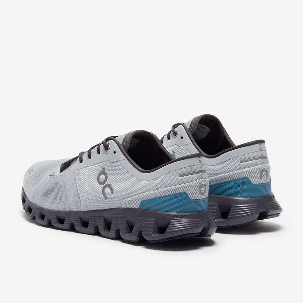 On Mens Cloud X 3.0 Snekares In Glacier/Iron