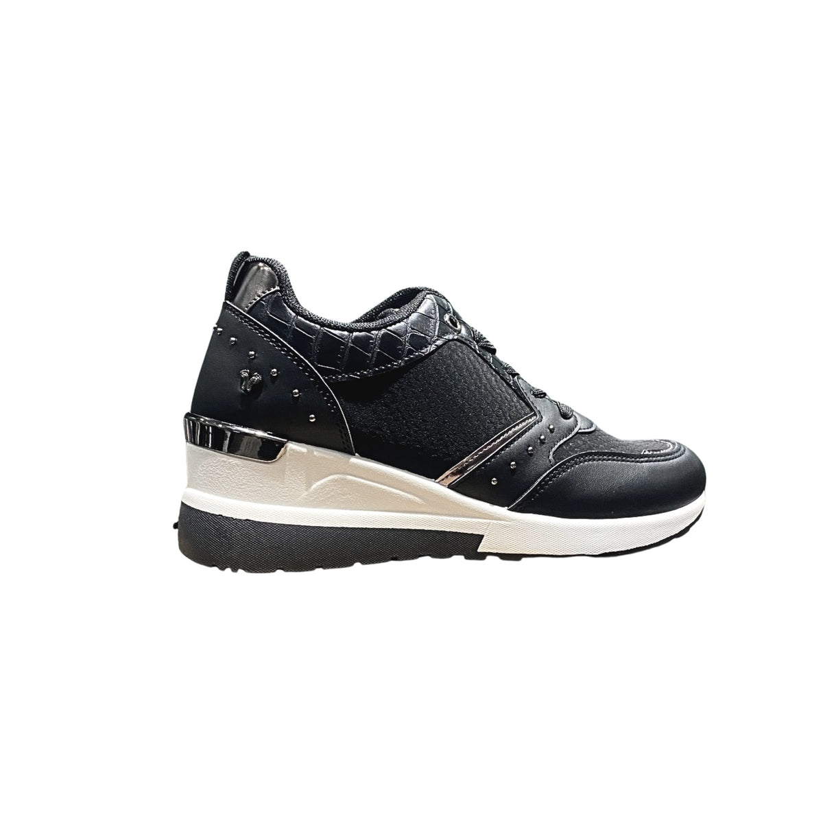 Butterfly Feet Ladies Empire 2 Shoes In Black and White