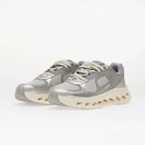 On Mens Cloudtilt Arc Shoes In Alloy Ivory