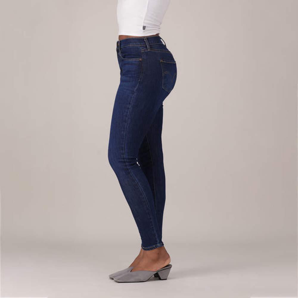 Levis Womens Curvy High Rise Super Skinny Jeans In Medium Indigo