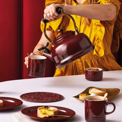 Le Creuset Classic Kettle Rhone