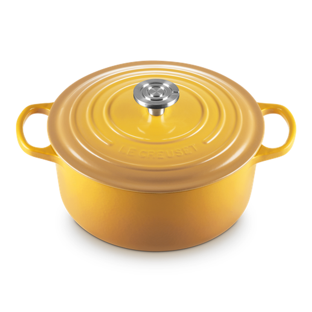 Le Creuset Signature Round Cocotte In Nectar