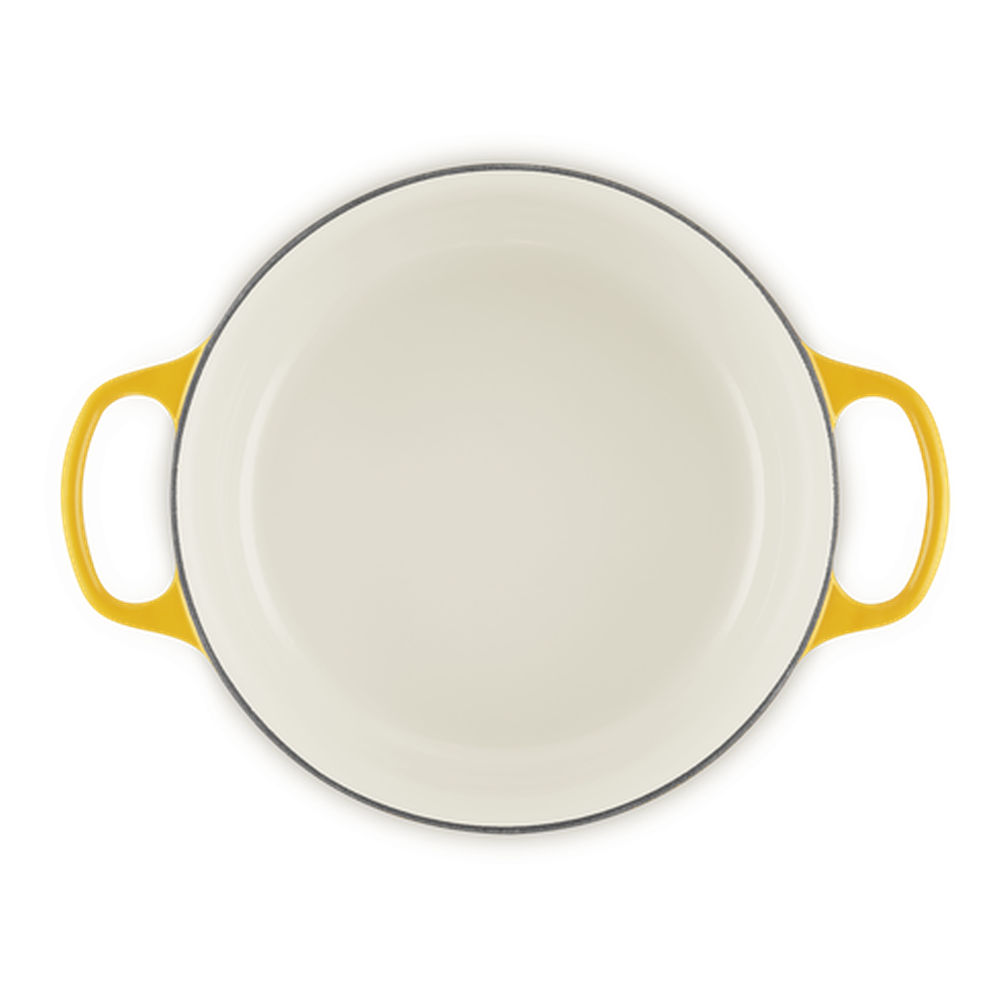 Le Creuset Signature Round Cocotte In Nectar