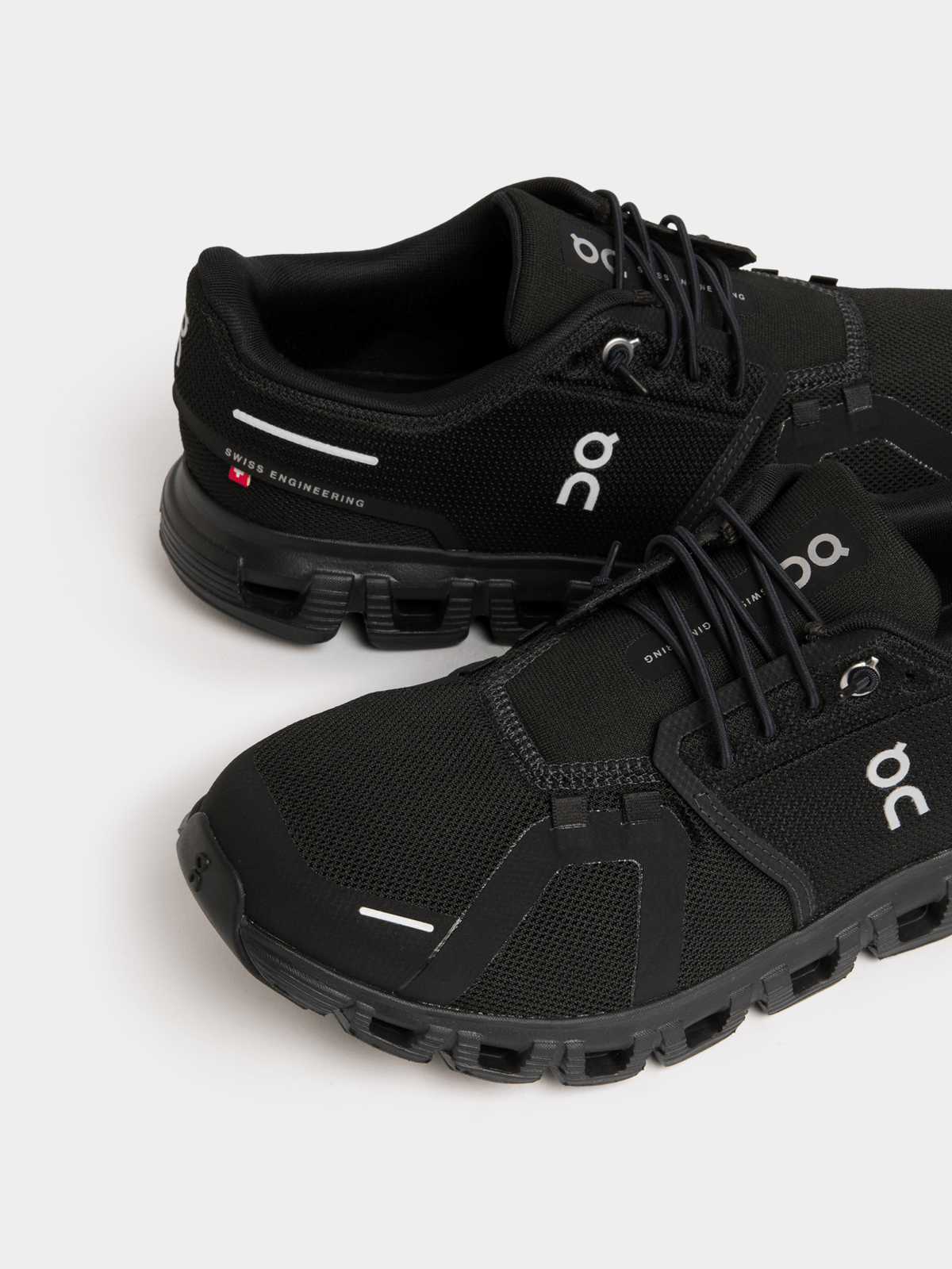 On Cloud Running Men's Cloud 6 Black Sneaker