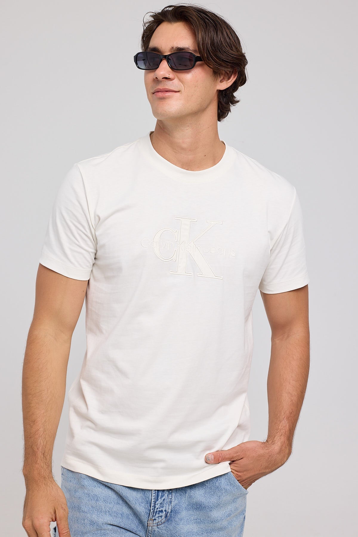 Calvin Klein J325916 Monologo Applique Tee  Ivory