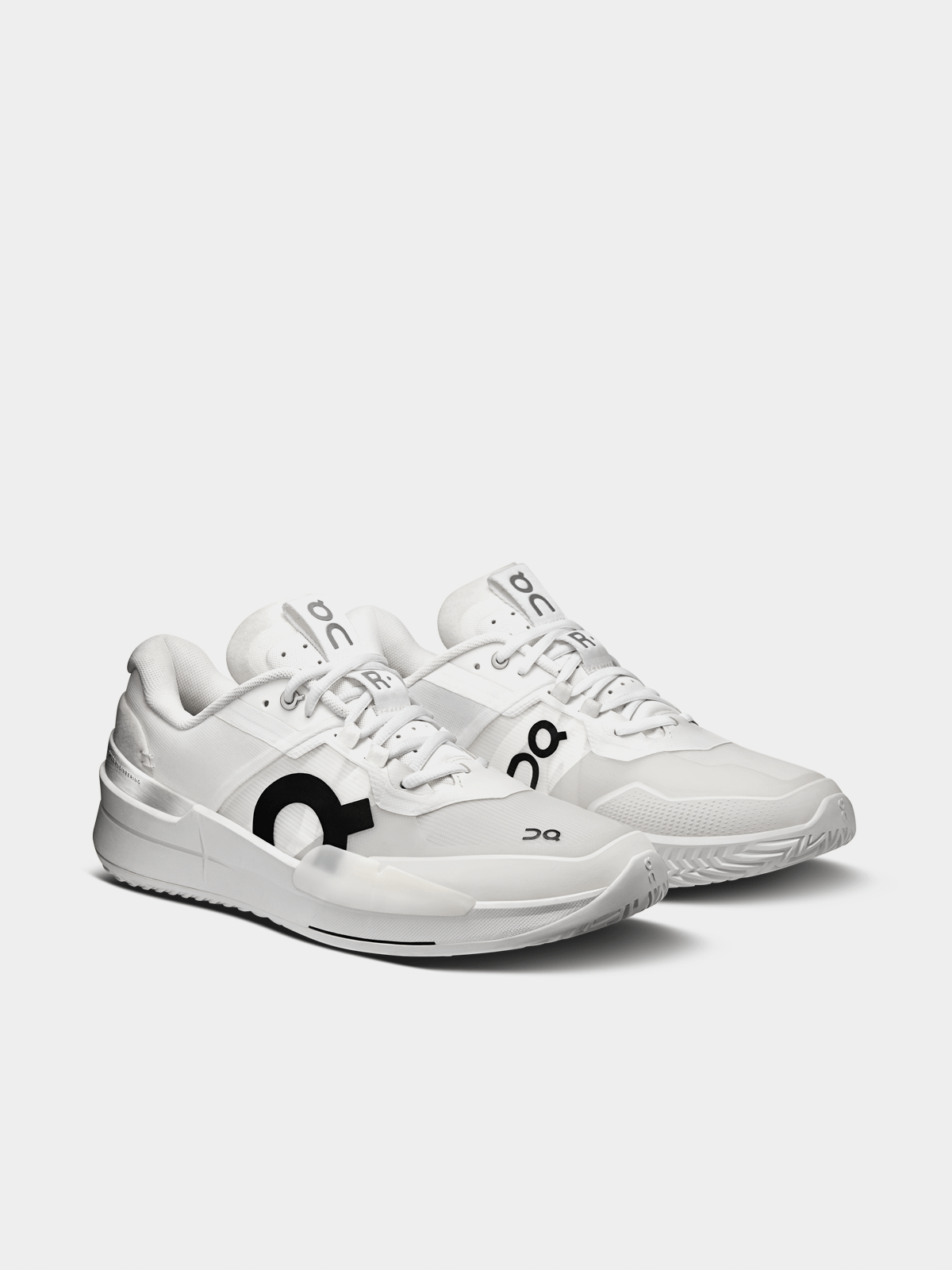 On Cloud Mens The Roger Pro 2.0 White Tennis Shoes