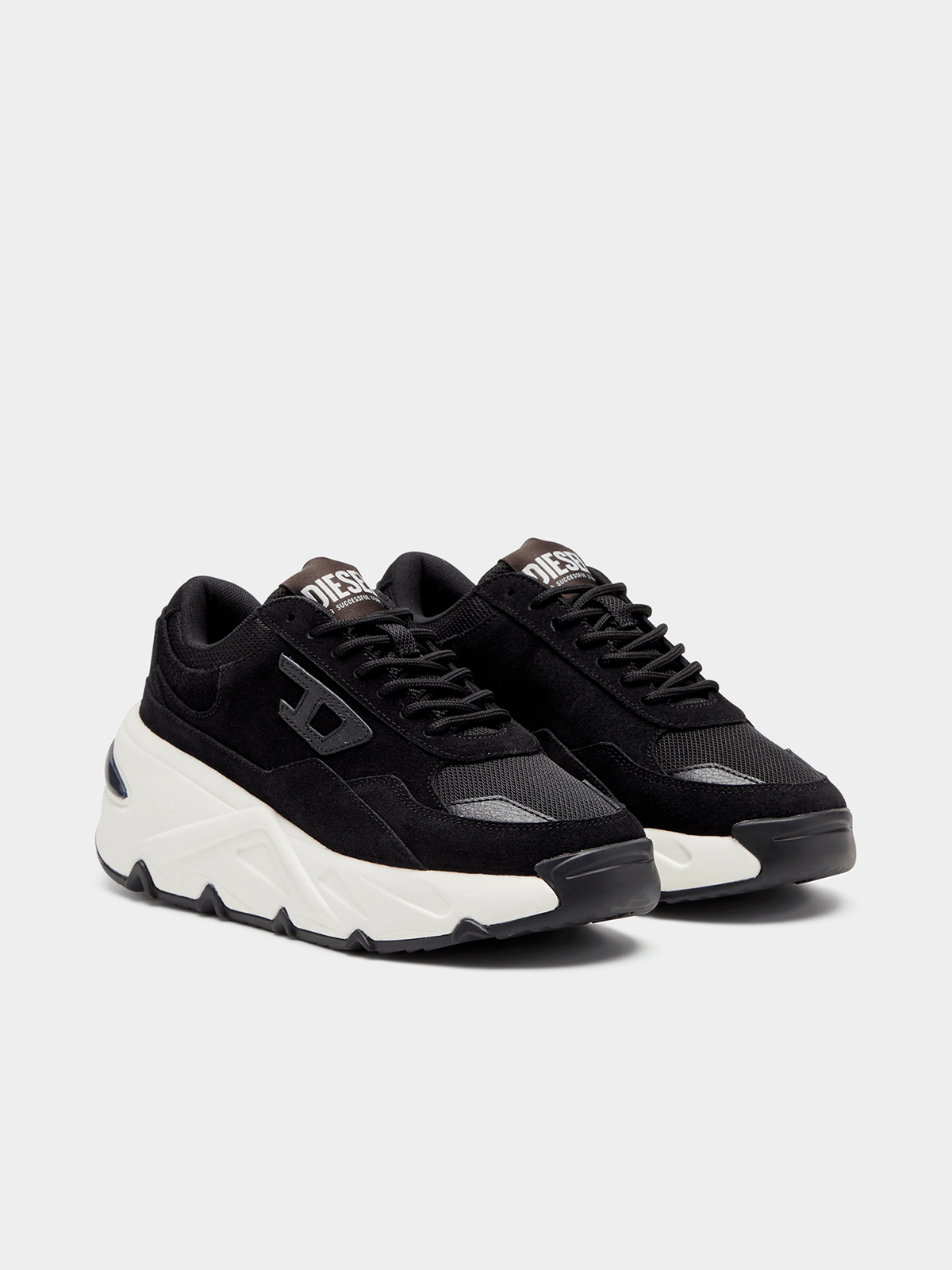 Diesel Womens Savanna Sneakers In Black and White