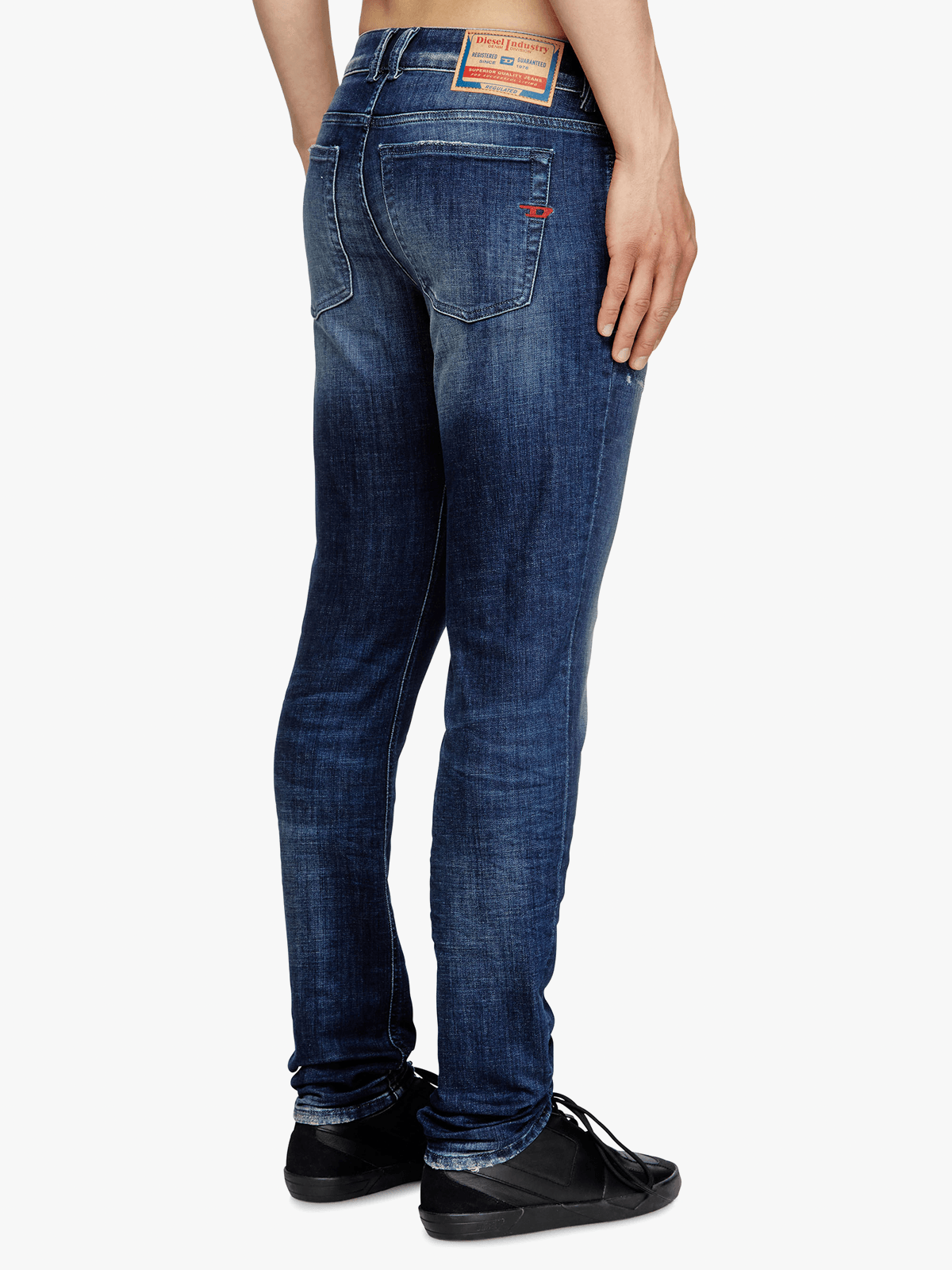 Diesel mens 1979 L.32 Sleenker Jeans In Blue