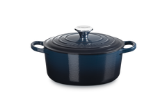 Le Creuset S Round Cocotte In Nuit