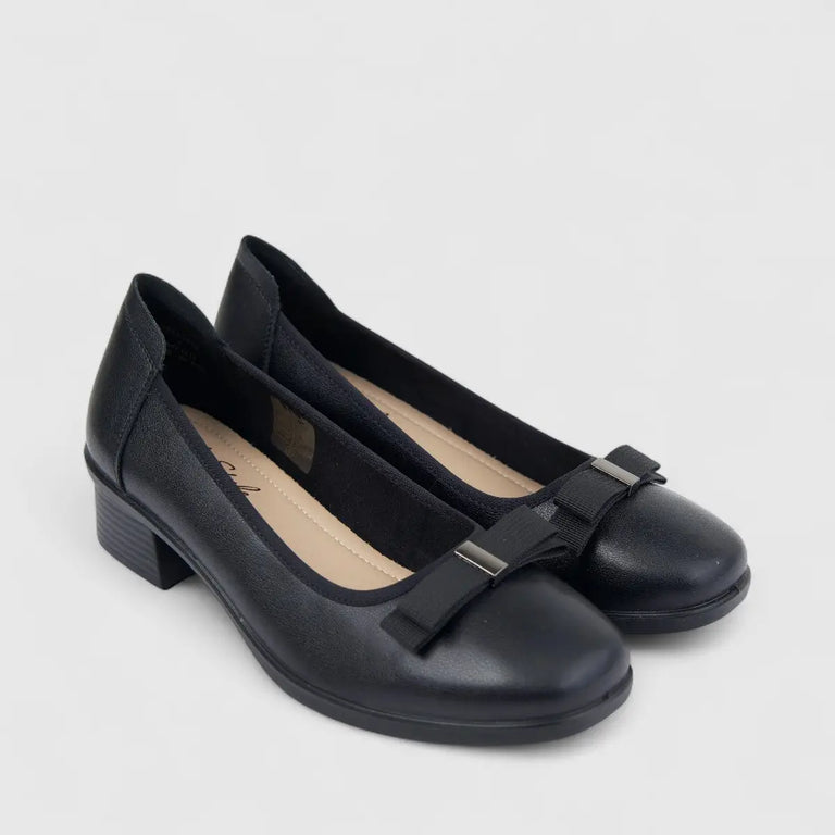 Hush Puppies Soft Style Reagan Shoes In Black