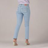 Levis Womens Curvy Straight Jeans In Medium Wash
