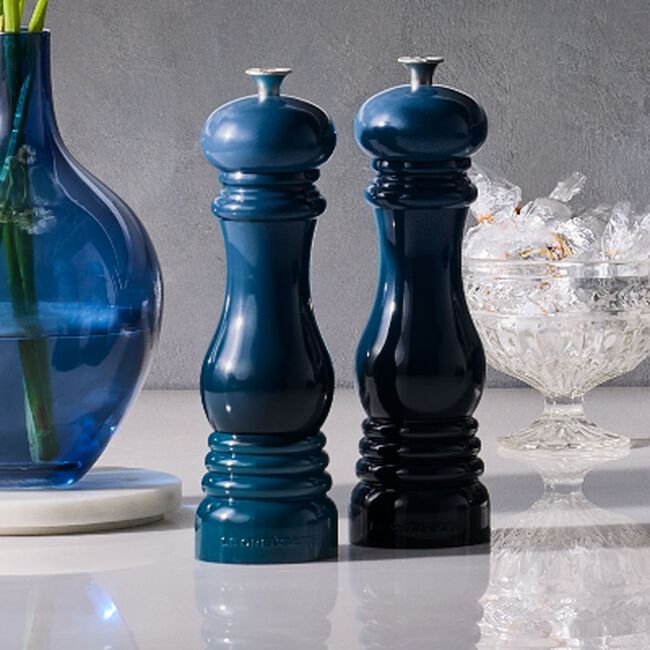 Le Creuset Classic Salt Mill in Nuit