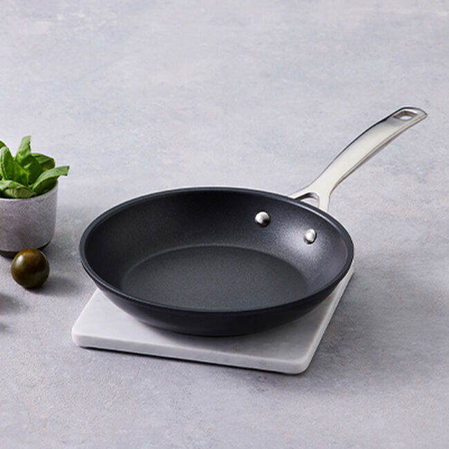 Le Creuset Toughened Non-Stick Shallow Frying Pan