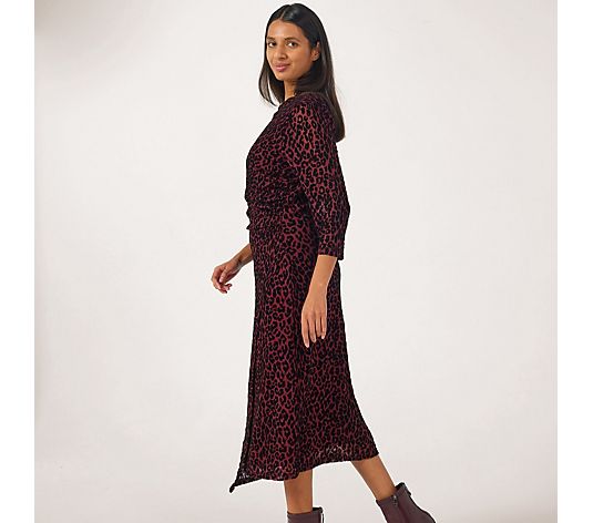 Izabel London Half Sleeve Mesh Animal Burn Dress In Maroon