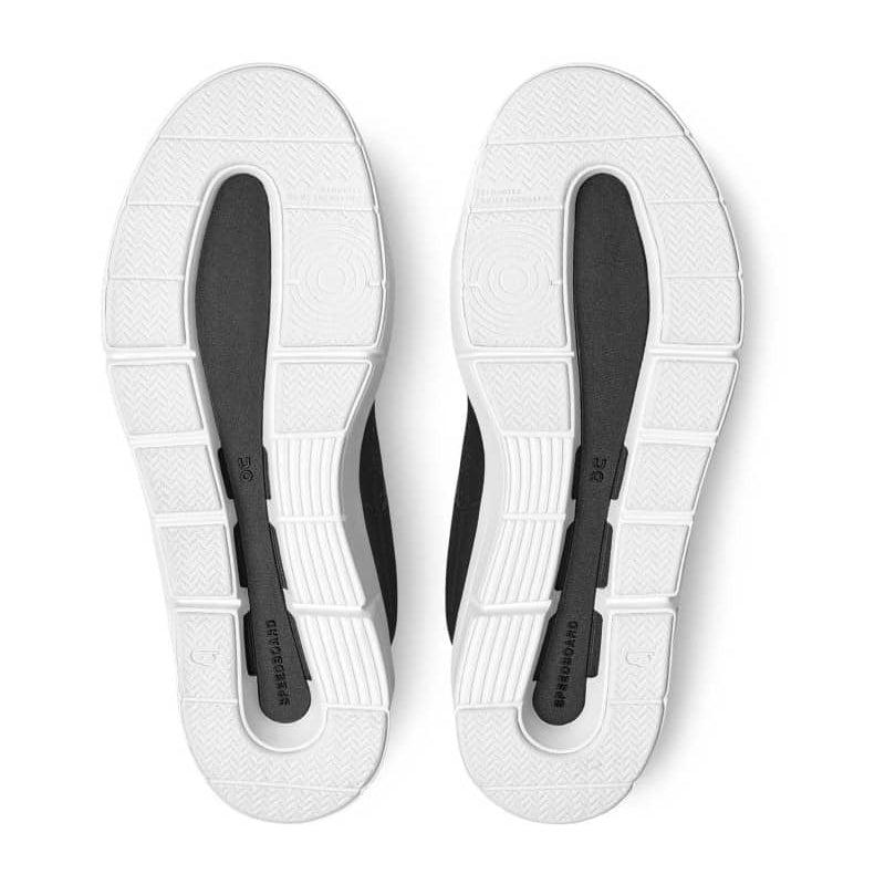 On Cloud Womens The Roger Ckubhouse Shoes In Black & White