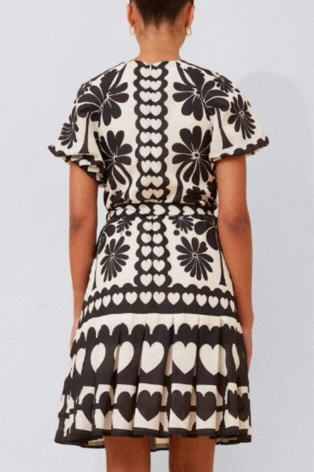 Izabel London Ladies Puff Sleeve Crew Neck Dress In Black & White