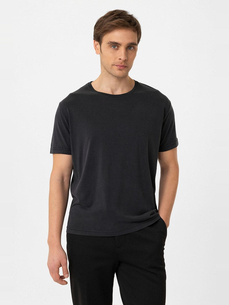 Antioch Mens Plain T-Shirt In Black