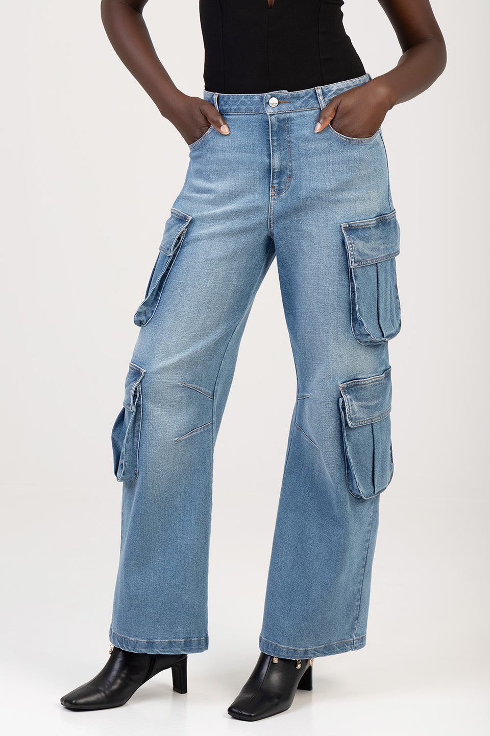Sissy Boy Womens Mid Waist Cargo Jeans In Medium Vintage