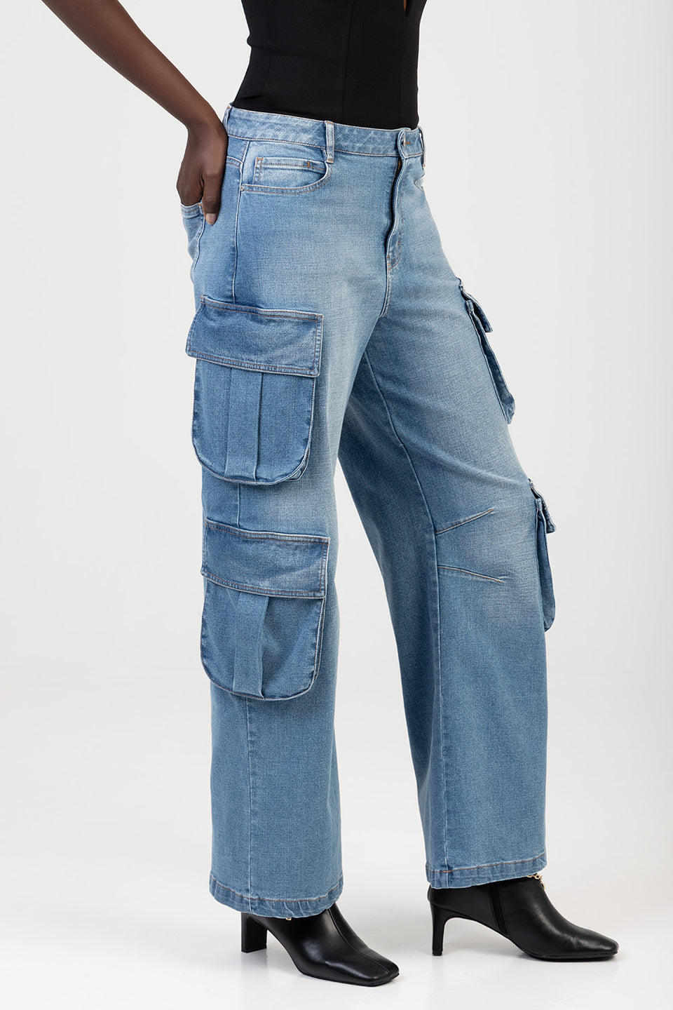 Sissy Boy Womens Mid Waist Cargo Jeans In Medium Vintage