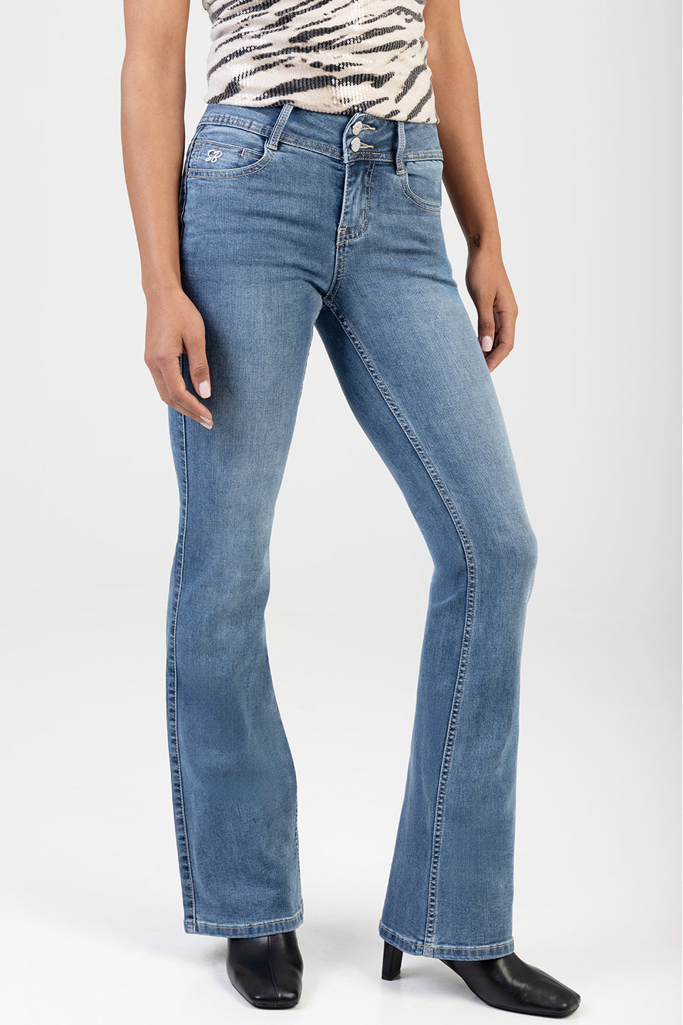 Sissy Boy Womens Mid Waist Kari Bootleg Jeans In Light Vintage