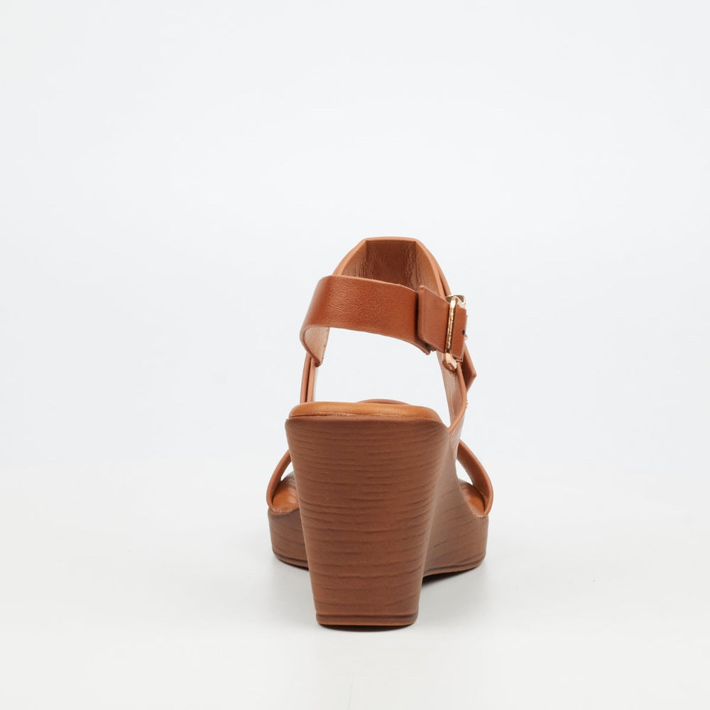 Butterfly Feet Ladies Allora 4 Shoes In Tan