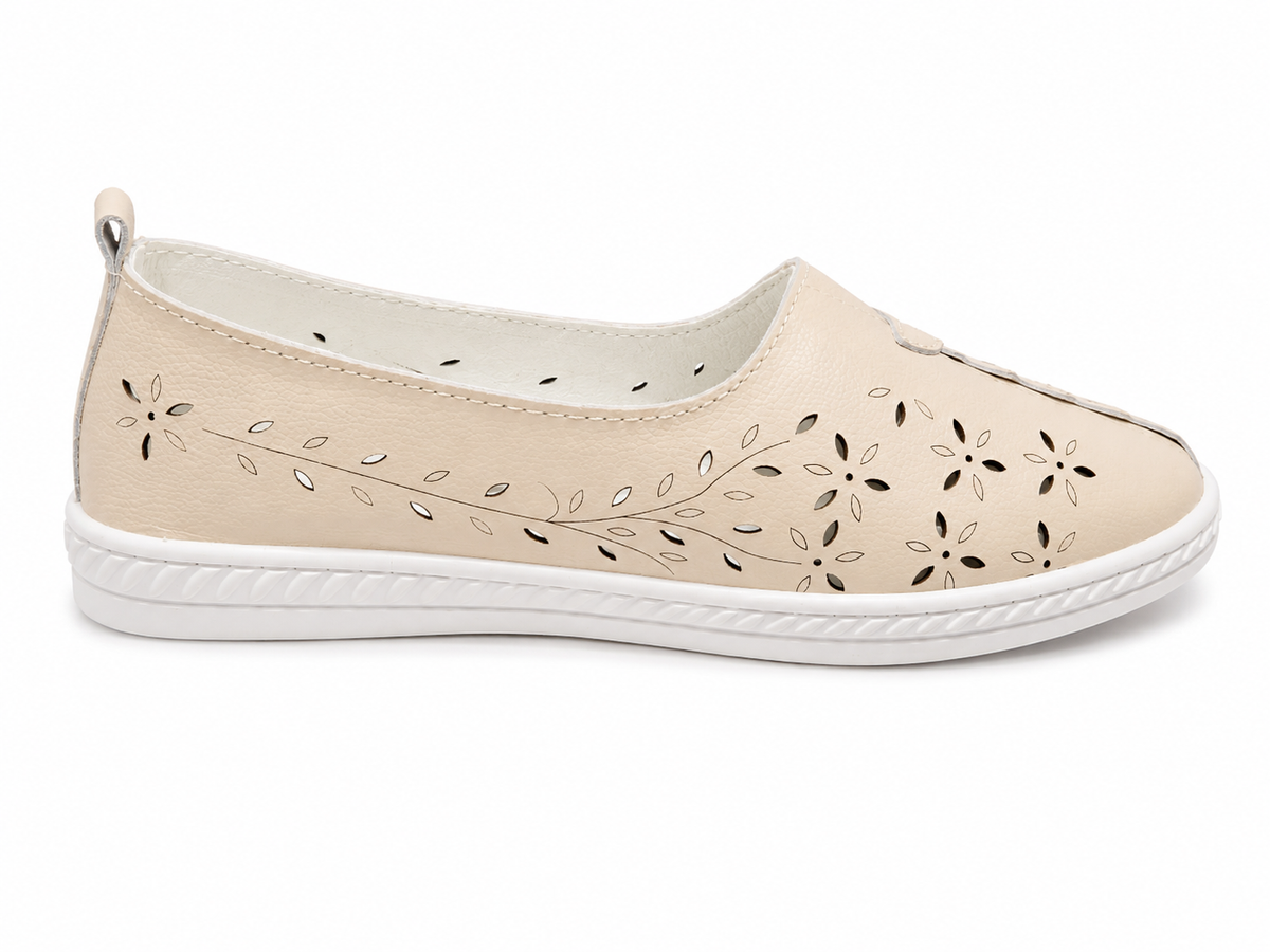 Aerofit Ladies Flat Shoes In Cream