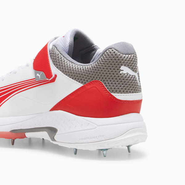 Puma Mens Bowling Cricket Shoes In White/Red