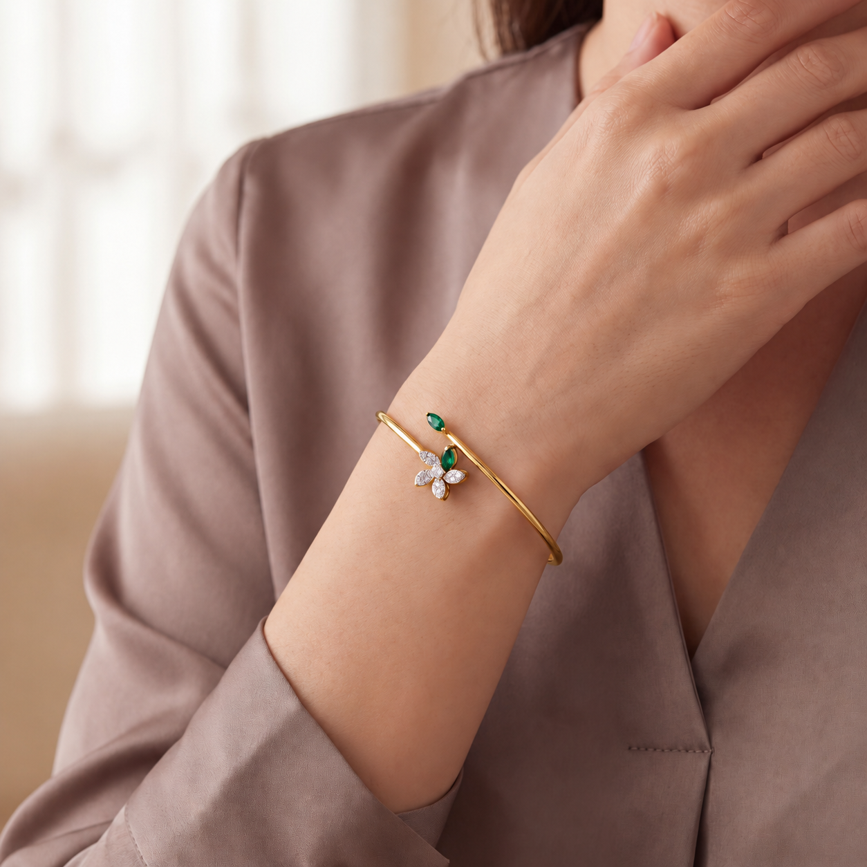 Posy Emerald & Diamond Flower Bracelet