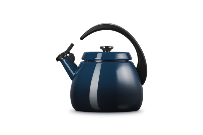 Le Creuset Cloche 2.1L Kettle In Nuit
