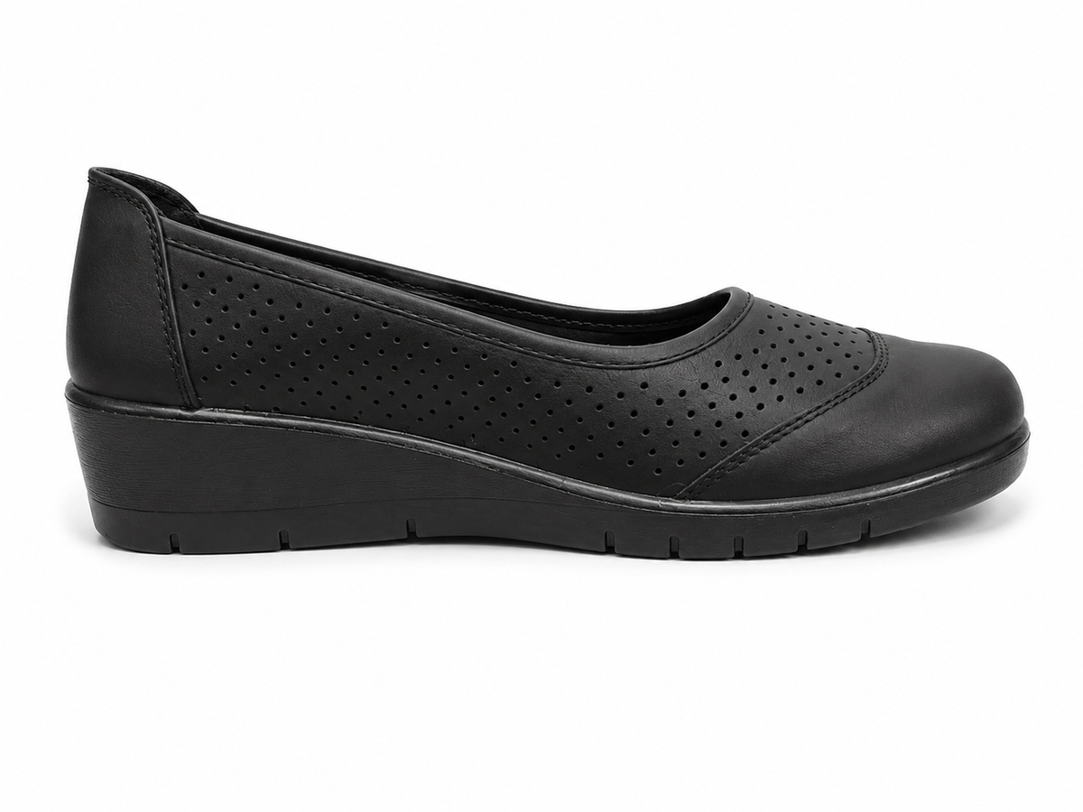 Cusion Walk Ladies Slip On Flat Shoes In Black